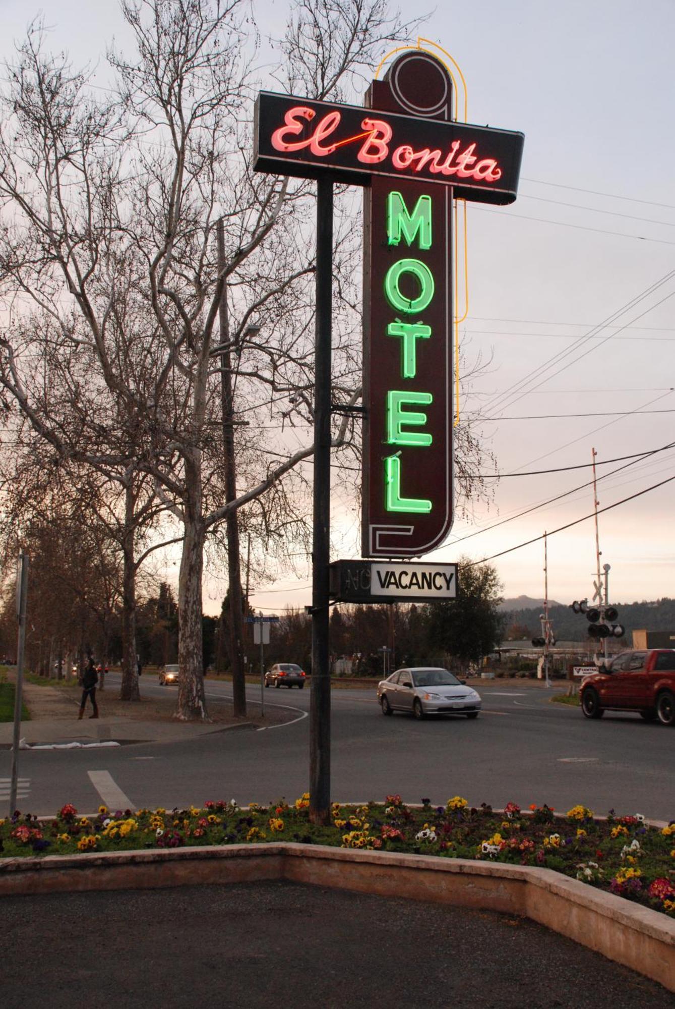 El Bonita Motel St. Helena Bagian luar foto